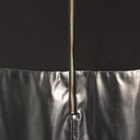 Mod Minimalist Sheath Dress - Picture 4 of 6